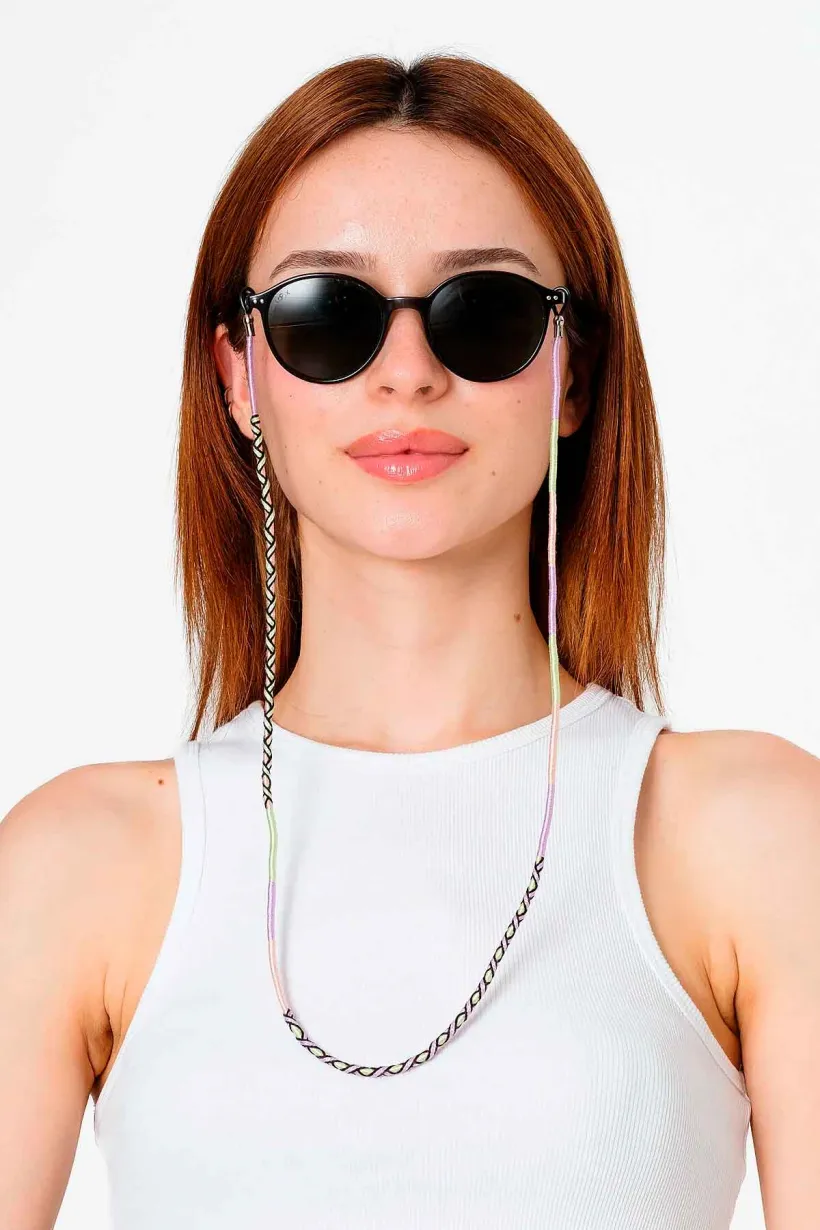 Hippi Pineapple Renkli El Örgüsü Gözlük İpi - 70 cm Hippi Pineapple Renkli El Örgüsü Gözlük İpi - 70 cm